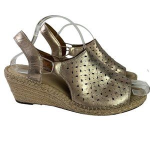 Clarks Artisan Espadrille Wedge Slingback Sandals Gold Perforated Shoes sz 9.5 W